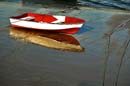 Red red boat